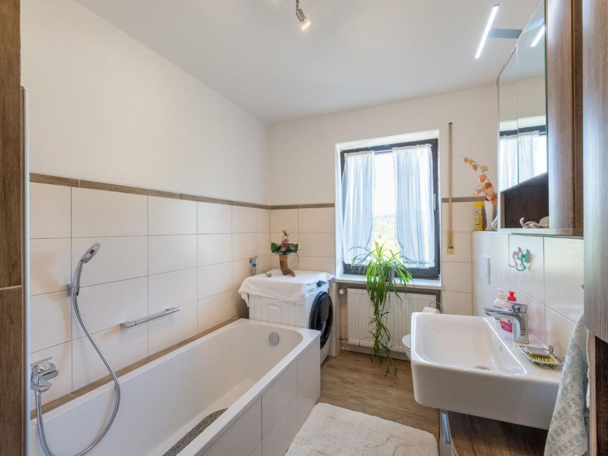 Quaint Holiday Home In Bad K Tzting With Garden Terrace باد كوتستينغ المظهر الخارجي الصورة